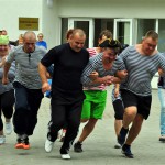 Stoļerovas komanda veic disciplīnu Saturīs prīkšnīk