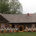 Sakstagala J. Klīdzēja pamatskolas 5.-7. klašu deju kolektīvs, vad. Anita Cercene
