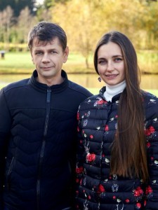 Jurijs Mežeckis ar dzīvesbiedri Jekaterinu Silovu, SIA 