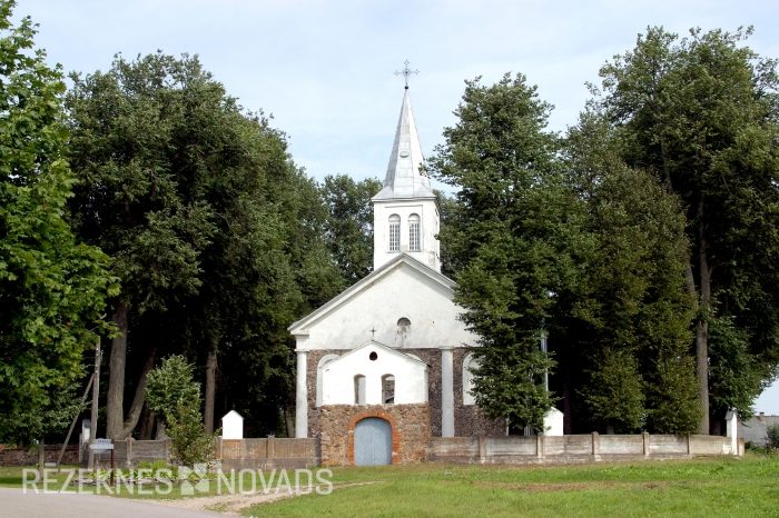 Ozolmuižas Sv. Pētera un Sv. Pāvila Romas katoļu baznīca - Rēzeknes Novads